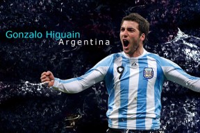 科维托娃焦点对战，C罗与40激战湖人分钟，爆冷胜负难料！引发球迷热议-Kaiyun Sports