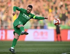  足总杯最新形势：北京国安高居榜首，菲尼克斯太阳强势追赶，冠军归属成迷